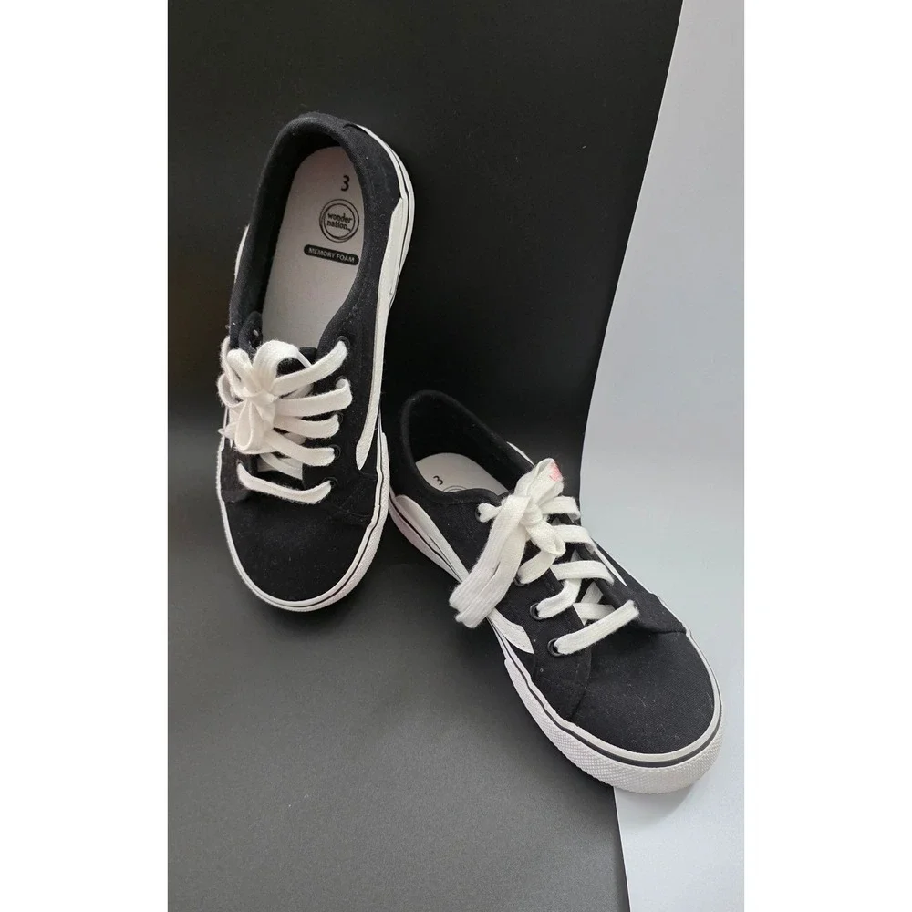 Wonder Nation‎ Canvas Sneakers Youth Size 3 Black White Lace Up Casual Shoes